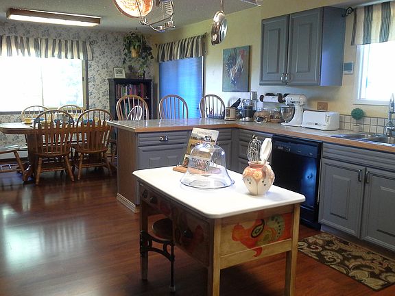 Spacious kitchen