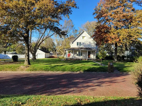 223 S Scott St, Gretna, NE 68028