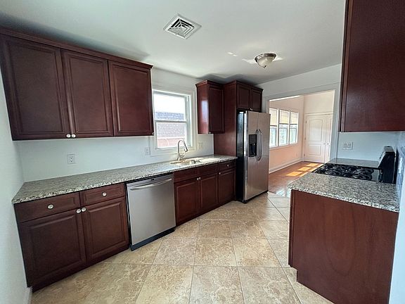 2nd image of 313 Broadway #1