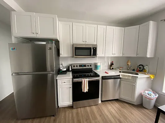 Rented by Premier Metro Realty Corp | media 11