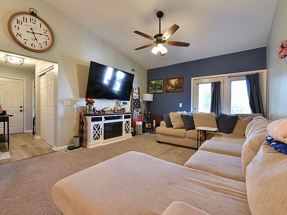 2nd image of 10567 Lynn Ln Unit 5