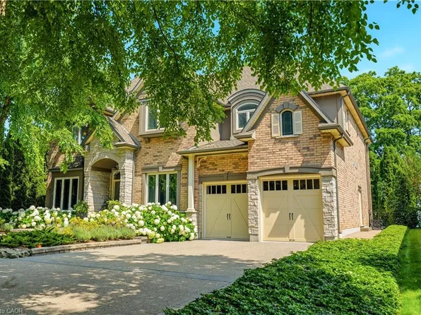 143 Lake St #5, Grimsby, ON L3M 4M6