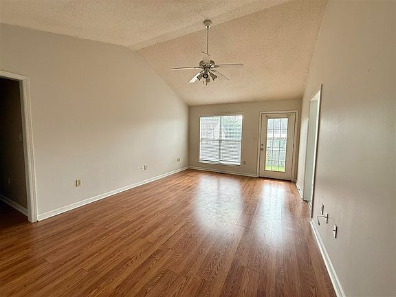 4th image of 1304 Miller Pond Rd