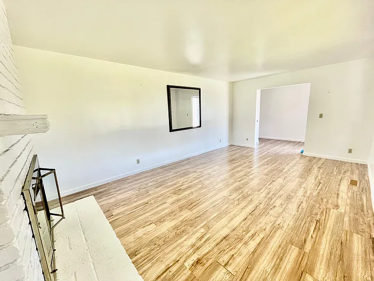 716 Muir Dr — Photo 3