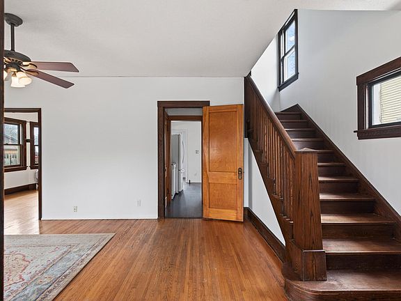 4th image of 344 6th Ave S