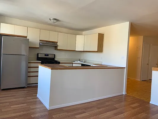 Rented by Velsor Realty | media 8