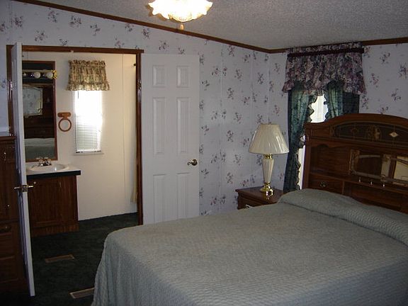 4th image of 135 Anchor Dr