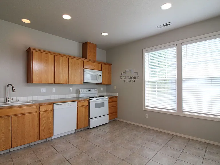 5407 Mariner Ln — Photo 3