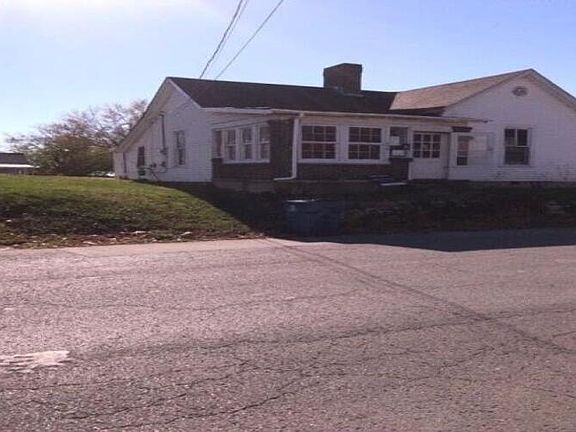 2nd image of 238 E Martin Luther King Blvd #B