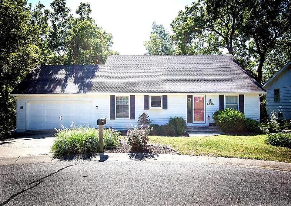 1st image of 6805 N Chas Dr