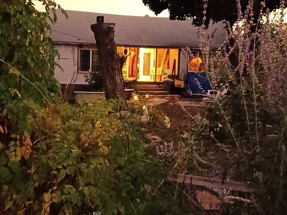 2nd image of 2924 E Bridgeport Avenue