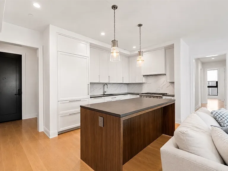 100 Linden St #203 — Photo 7