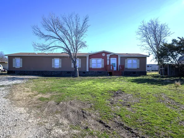 652 N Keller Rd, Mineral Wells, TX 76067