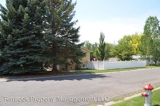 3rd image of 1716 Westwood Dr
