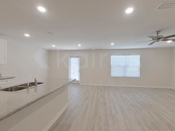 4th image of 221 Monarch Ln