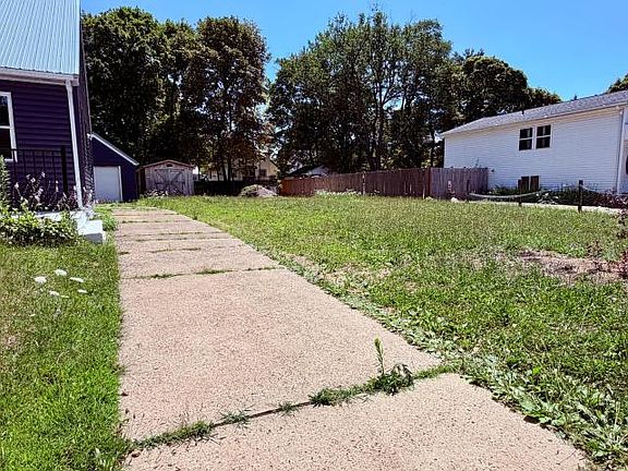 4th image of 1921 Prospect Ave #6