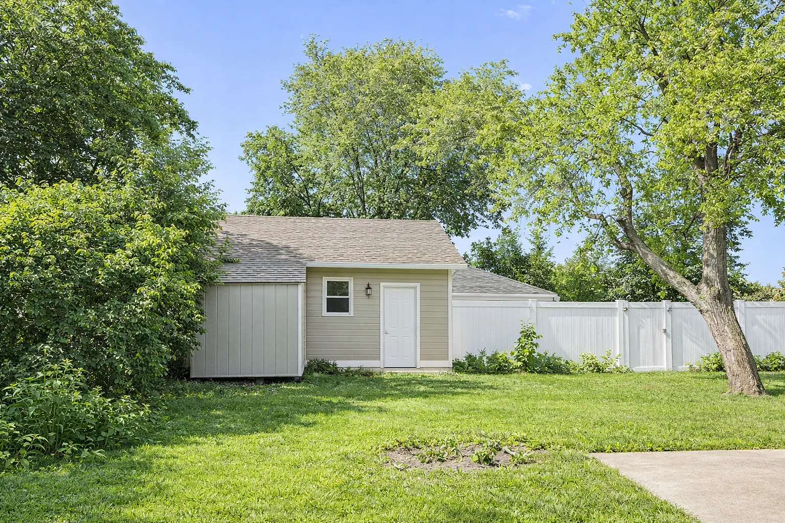 6 bed, $4,000 — Photo 3