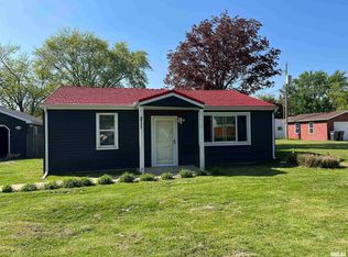 211 Entrance Dr, Pekin, IL