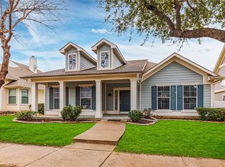 1016 Elm Dr, Aubrey, TX 76227