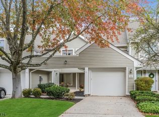 25 Stryker Ct, Bridgewater, NJ 08807