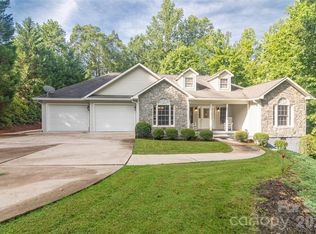 30 Brookside Dr, Columbus, NC 28722