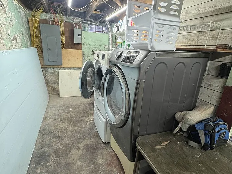 408 W Douglass Ave — Photo 25