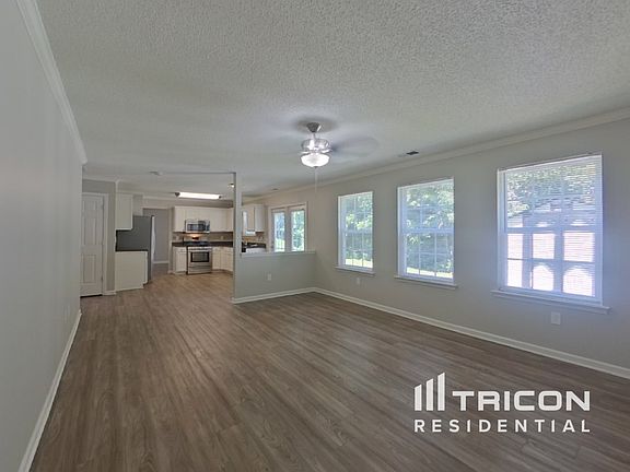 3rd image of 6605 Forest Cross Dr