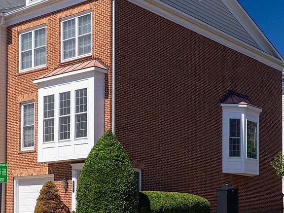2nd image of 2391 Brookmoor Ln
