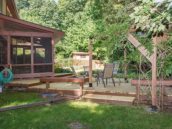 3rd image of 6798 Oak Highlands Dr