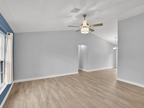 5th image of 8525 103rd Avenue