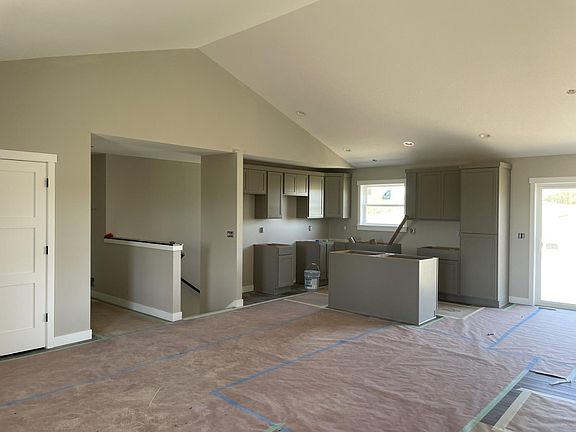 2nd image of 606 222nd Ave