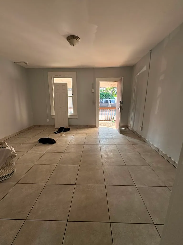 3 bed, $2,500 — Photo 4