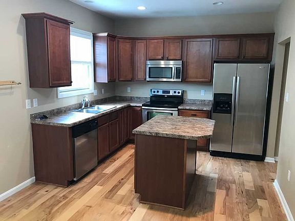 2nd image of 411 Marshall Heights Dr