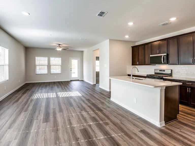 5114 Bonanza Ln — Photo 3