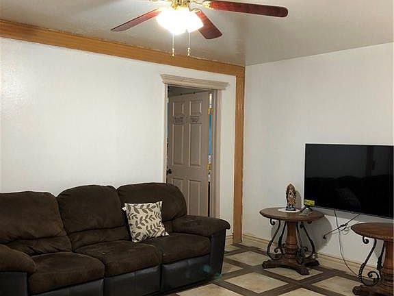 4th image of 10233 Bellaire Ln