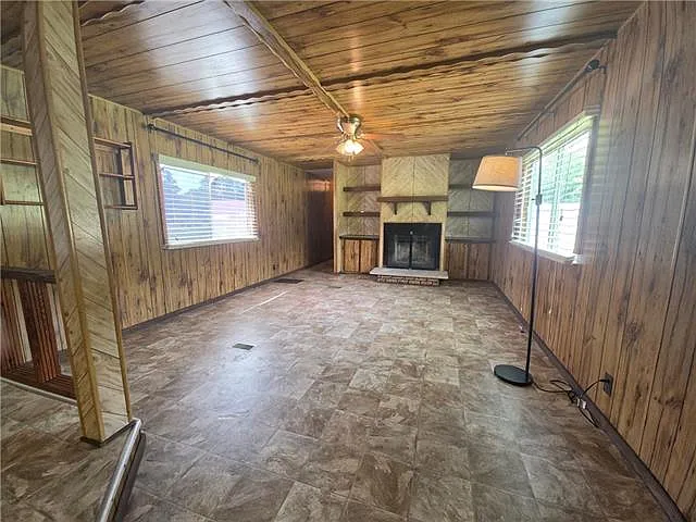3 bed, 2.0 bath, 1120 sqft, $1,200 — Photo 3