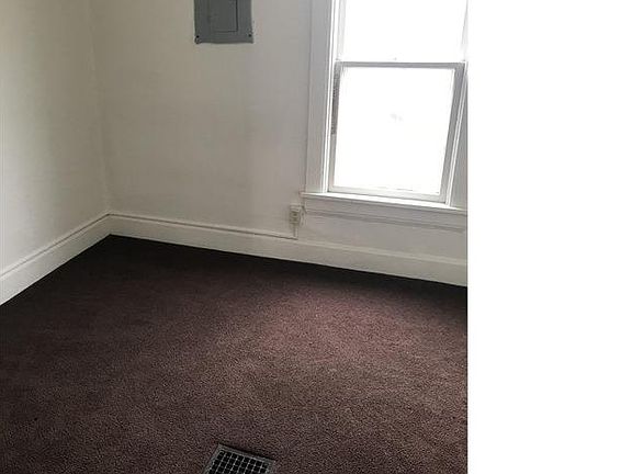 4th image of 418 S Jackson St #5