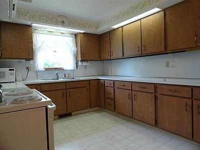 5th image of 1702 Parkway Dr