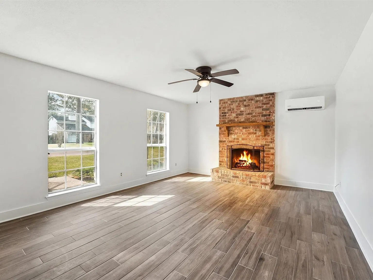 4 bed, 2.0 bath, 2233 sqft, $2,200 — Photo 3