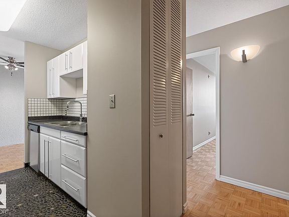 4th image of 11307 99th Ave NW #605