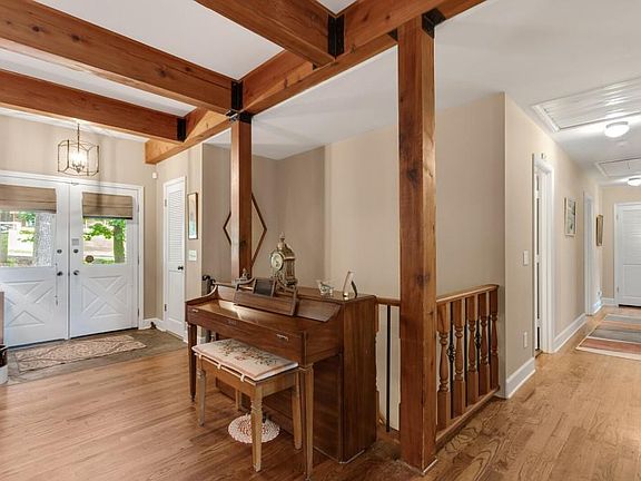 5th image of 845 Tall Oaks Dr