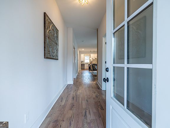 5th image of 973 Parsons St SW