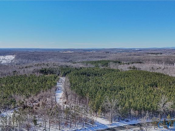 3rd image of 5343 Deer Run Rd