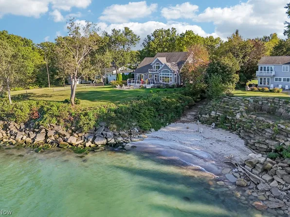4540 Edgewater Dr, Vermilion, OH 44089