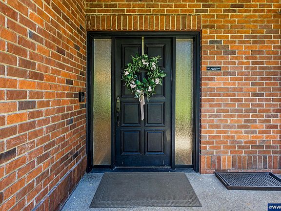 3rd image of 3355 Huckleberry Ct S
