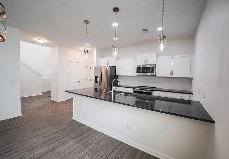 24 Crown Ct — Photo 6