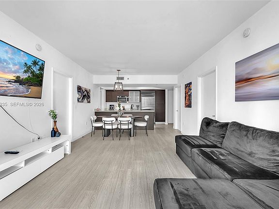 5th image of 500 Brickell Ave APT 1605