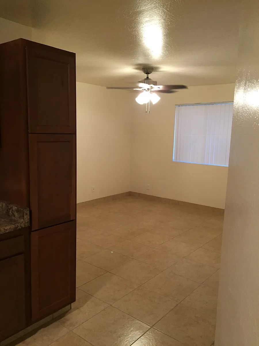 Building Photo - 2417 W Campbell Ave #101