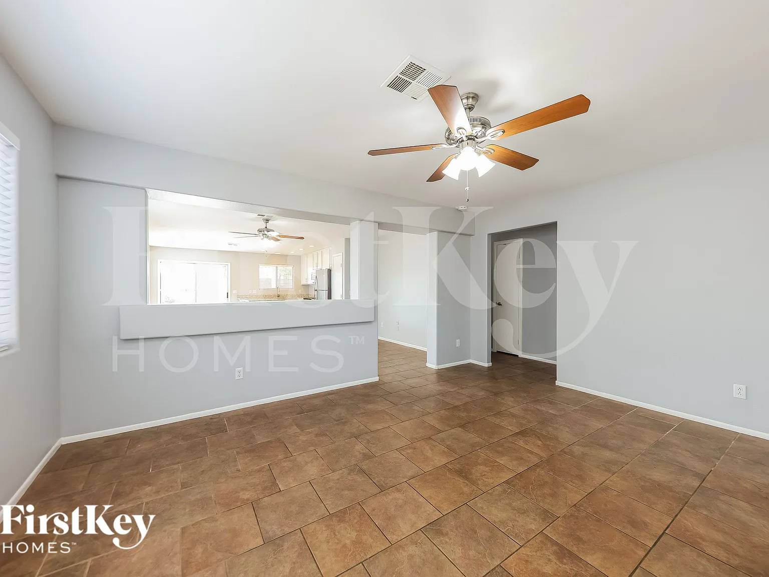 3 bed, 2.0 bath, 1320 sqft, $2,255 — Photo 2