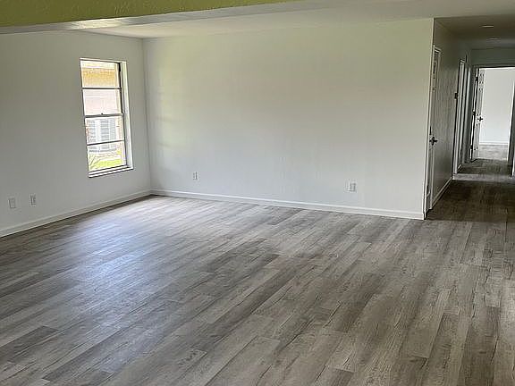4th image of 5584 Buring Ct